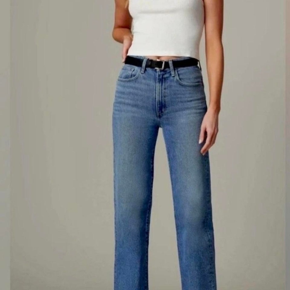Joe's Jeans High Rise Straight Leg Jeans in Medium Blue. Tags removed washed.